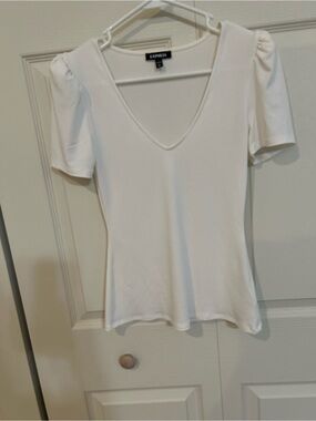 Express White V-Neck Puff Sleeve Tee